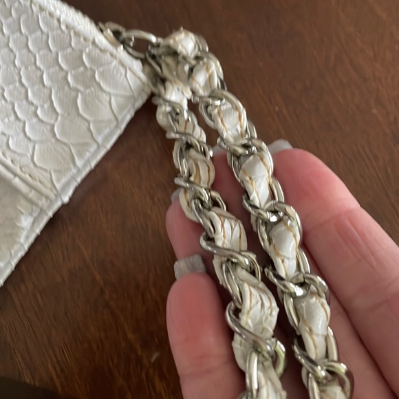 Express white scale pattern clutch - Picture 9 of 12